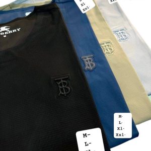 Casual men's t-shirt in 4 different colors